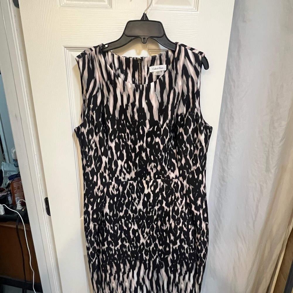 Calvin Klein Black and White Animal-Print Sheath Dress - Picture 6 of 6